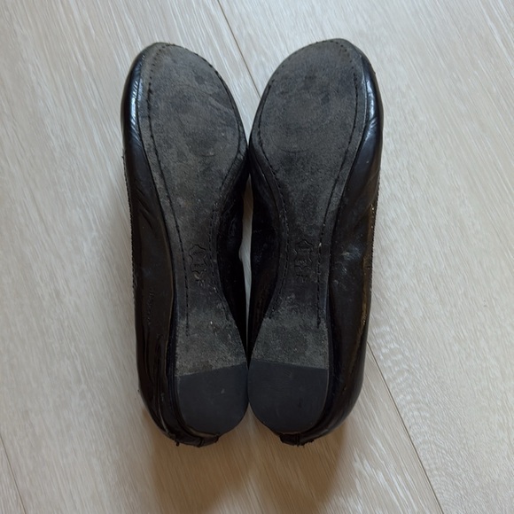 Tory Burch Black Logo Medallion Ballet Flats - Picture 7 of 9